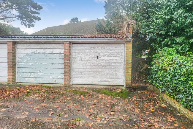 Garage 10 Little Orchard Close, Pinner, Middlesex, HA5 3DR
 10