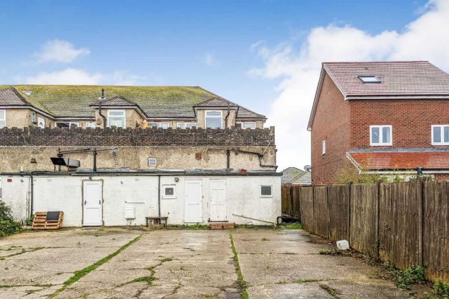 1a The Parade, Pagham, Bognor Regis, West Sussex PO21 4TW 5