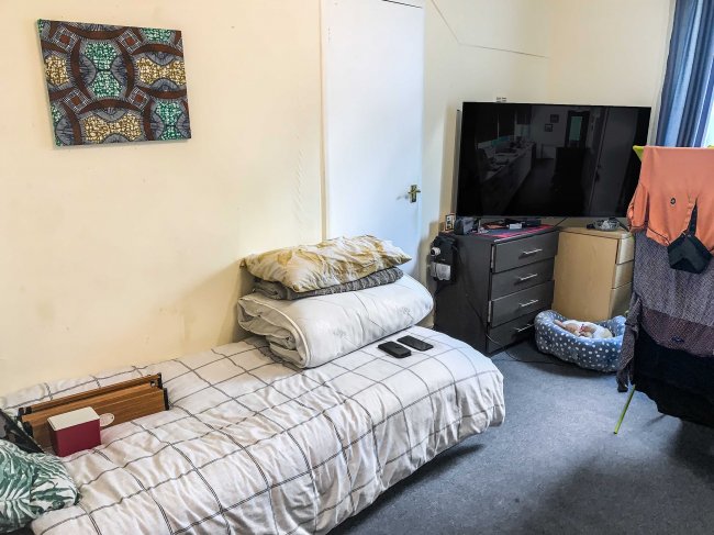 108c Blackheath Road, London, SE10 8DA 
 7