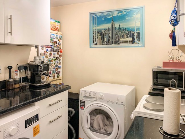 108, Blackheath Road, London, SE10 8DA 
 8