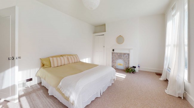 1 Digby Crescent, Finsbury Park, London, N4 2HS
 7