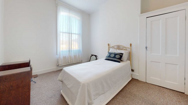 1 Digby Crescent, Finsbury Park, London, N4 2HS
 7