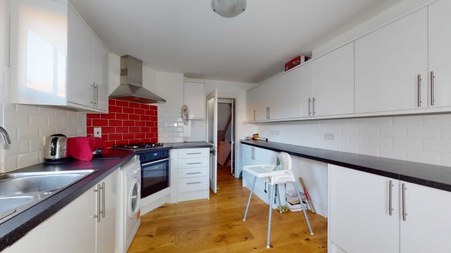 1 Digby Crescent, Finsbury Park, London, N4 2HS
 7