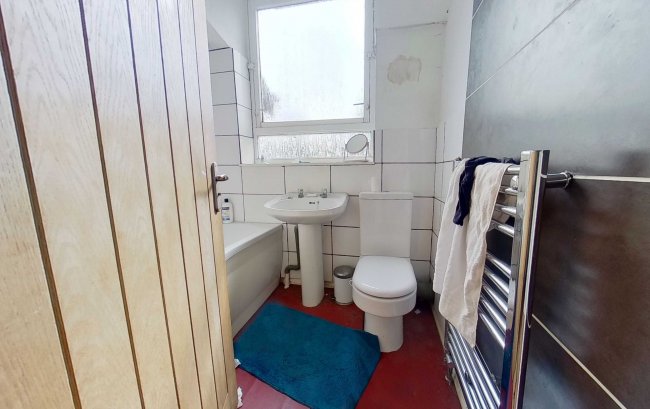 Royal Oak, 250 St Johns Way, Archway, London N19 3RJ 5