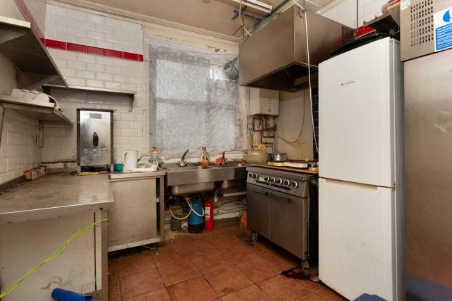 Sir Robert Peel, 16 Hillingdon Street, Walworth, London SE17 3UF 8