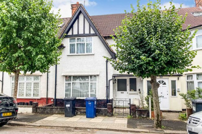 9 Alyth Gardens, Temple Fortune, London NW11 7EN 2