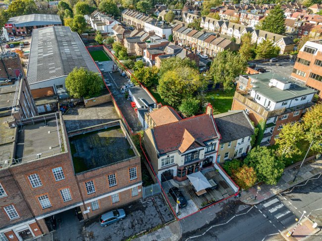 Malt & Hops, 891 High Road, North Finchley, London N12 8QA 9