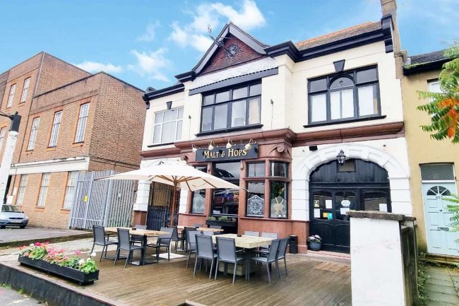 Malt & Hops, 891 High Road, North Finchley, London N12 8QA 9