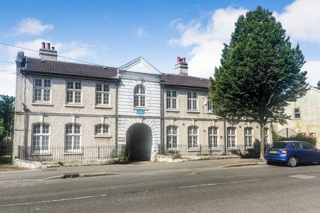 101a Parish Lane, Bromley, London SE20 7NR
 4