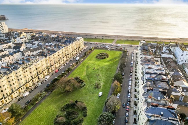 41 Brunswick Square, Hove, East Sussex, BN3 1EE 7