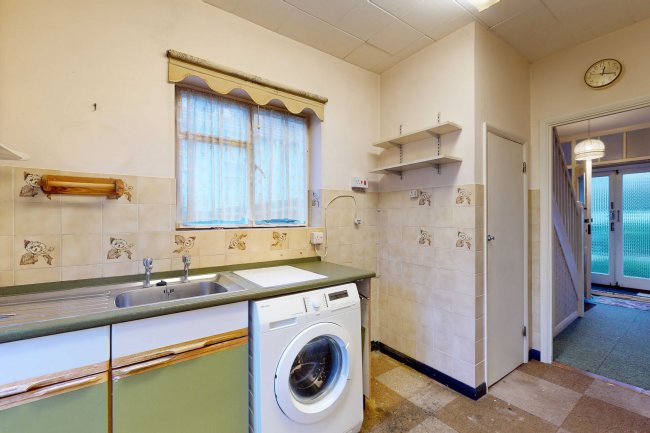 154 Felstead Road, Orpington, Kent, BR6 9AF 6