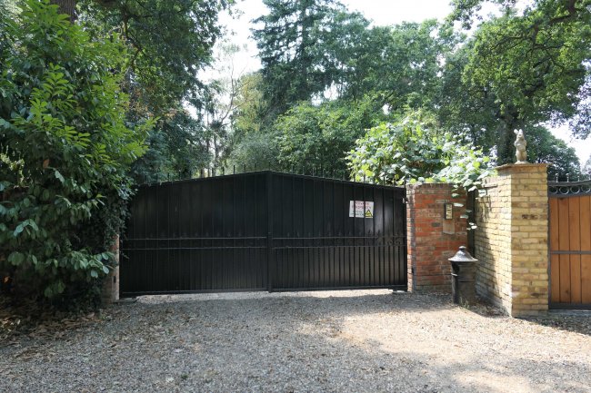 Alderbourne Cottage B, Fulmer Lane, Fulmer, Gerrards Cross, Buckinghamshire SL9 7BL 4