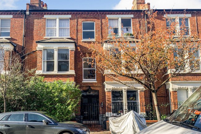 Flat 5, Holme House, Sulgrave Road, London W6 7QQ 5