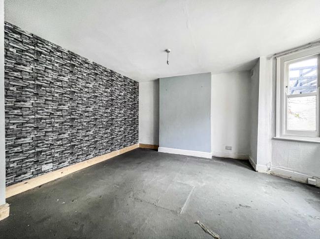 20A Gayford Road, London W12 9BN 1