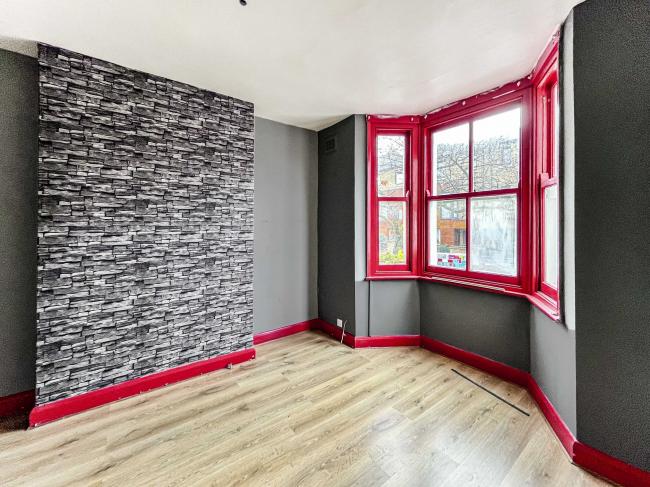 20A Gayford Road, London W12 9BN 1