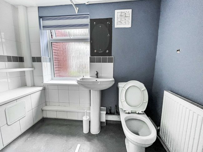 20A Gayford Road, London W12 9BN 1