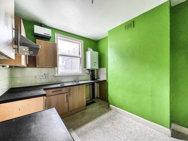 20A Gayford Road, London W12 9BN 1