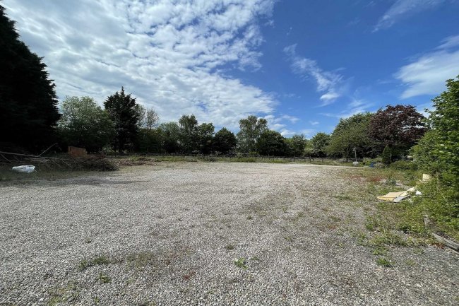 The White House, Lee Road, Saunderton Lee, Princes Risborough, HP27 9NU 9