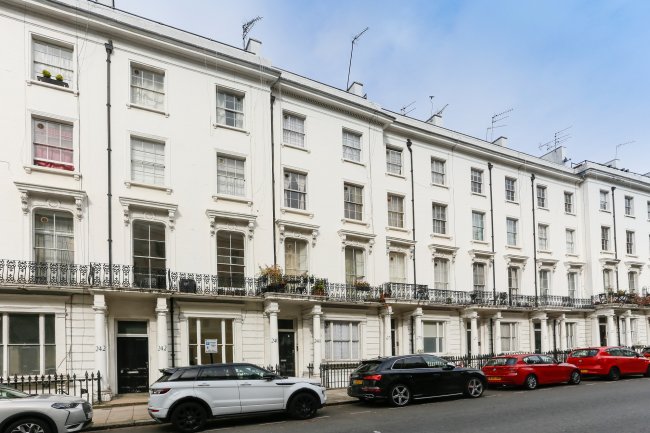 240A Gloucester Terrace, Bayswater, London W2 6HU 2