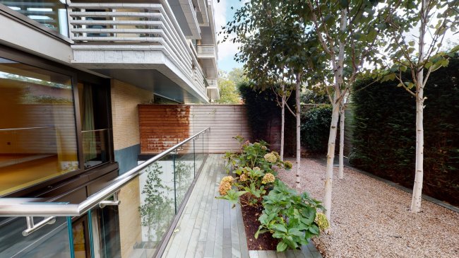 1 Vicarage Gate House, Vicarage Gate, Kensington, London W8 4AQ 1