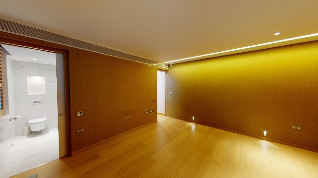 1 Vicarage Gate House, Vicarage Gate, Kensington, London W8 4AQ 1