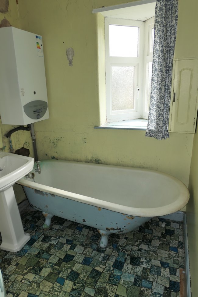 25 Hatton Street, Wellingborough, Northamptonshire NN8 5AW 6