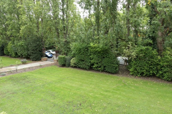 35 Langham Court, Wyke Road, Rayners Park, London SW20 8RP 3