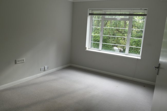 35 Langham Court, Wyke Road, Rayners Park, London SW20 8RP 3