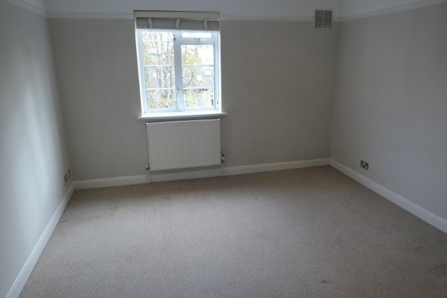 33 St Leonards Court, St Leonards Road, East Sheen, London SW14 7NG 6