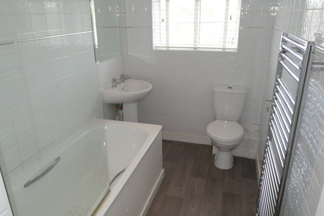 33 St Leonards Court, St Leonards Road, East Sheen, London SW14 7NG 6