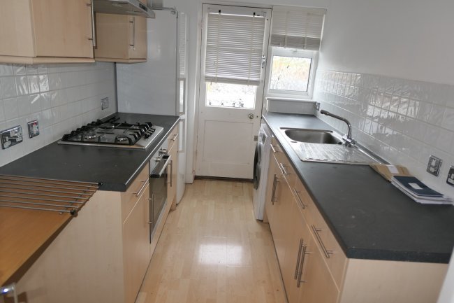 33 St Leonards Court, St Leonards Road, East Sheen, London SW14 7NG 6