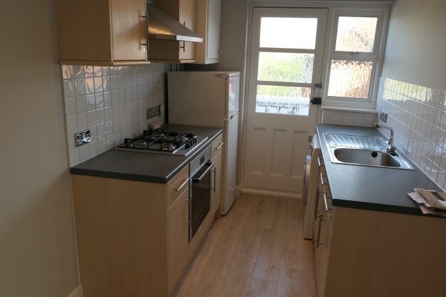 85 St Leonards Court, St Leonards Road, East Sheen, London SW14 7LS 9