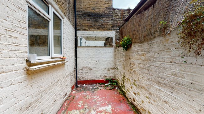 203 Milkwood Road, Herne Hill, London SE24 0JE 10