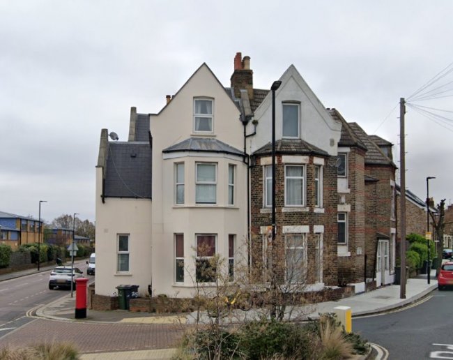 203 Milkwood Road, Herne Hill, London SE24 0JE 10