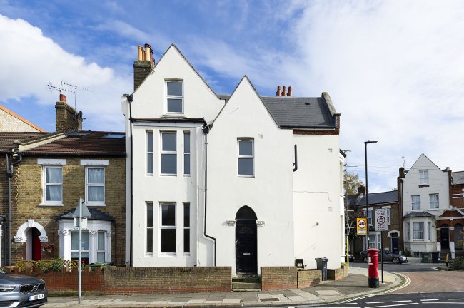 203 Milkwood Road, Herne Hill, London SE24 0JE 10