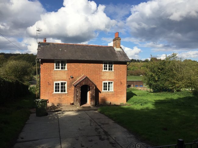 Clear Barn Cottage, The Heath, Puttenham, Guildford, Surrey GU3 1AL 8