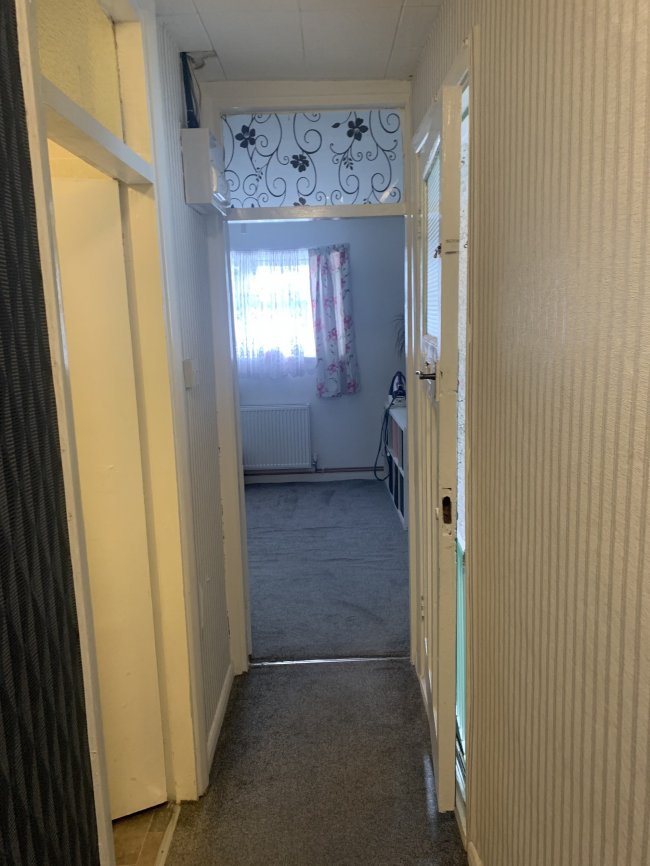 69 Poole Road, Epsom, Surrey, KT19 9SQ 2