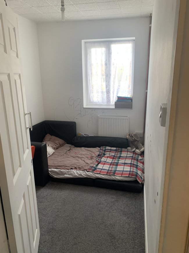 69 Poole Road, Epsom, Surrey, KT19 9SQ 2