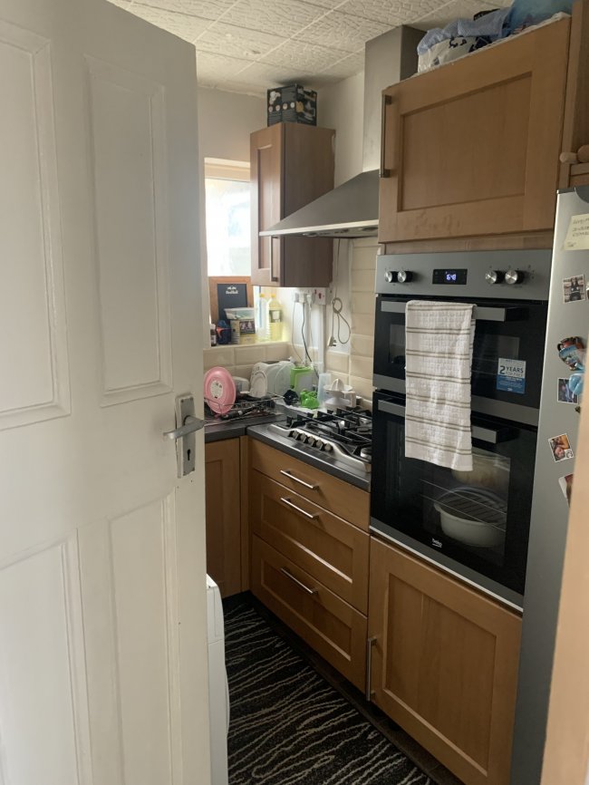 69 Poole Road, Epsom, Surrey, KT19 9SQ 2