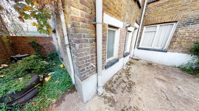 Lower Ground Floor, 972 Garratt Lane, London SW17 0ND 7