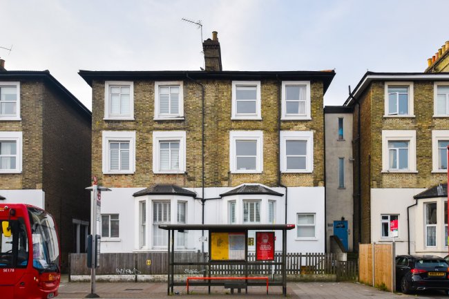 Lower Ground Floor, 972 Garratt Lane, London SW17 0ND 7