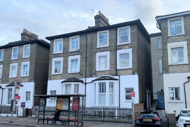 Lower Ground Floor, 972 Garratt Lane, London SW17 0ND 7