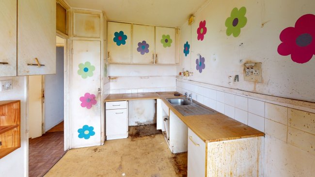 34 Salisbury House, Hobday Street, London E14 6AY 1