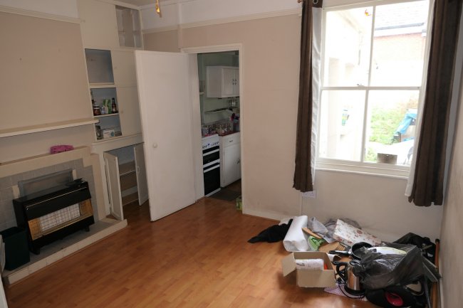 24 Bourne Street, Croydon, Surrey CR0 1XL 10