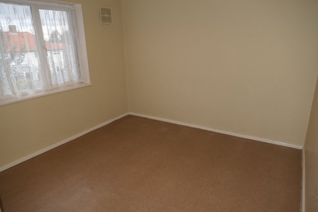 25 Shaxton Crescent, New Addington, Croydon CR0 0NW 7