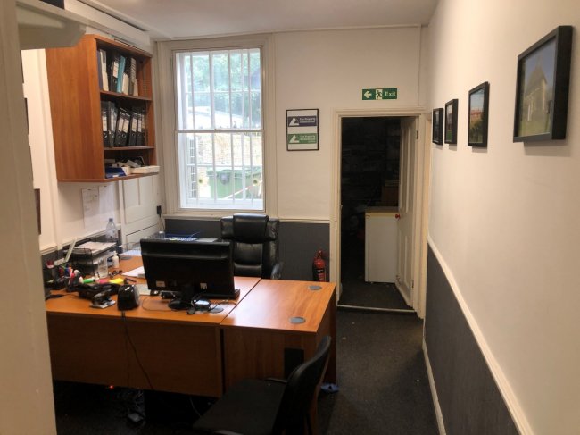 60 High Street, Iver, Buckinghamshire, SL0 9NG 1