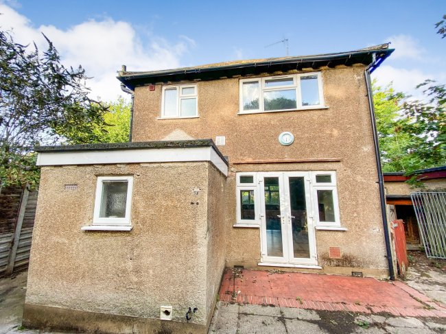 41 High Road, Waterford, Hertfordshire SG14 2PR 6