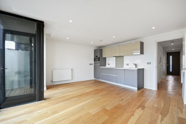 Flat 21, 51 Packington Street, London N1 7FZ 5