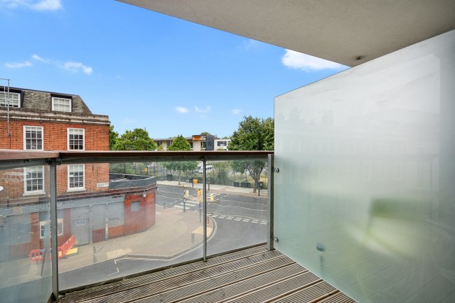 Flat 21, 51 Packington Street, London N1 7FZ 5