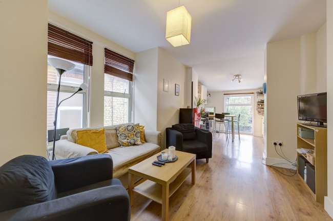 55b Kingswood Road, Brixton Hill, London SW2 4JN 3